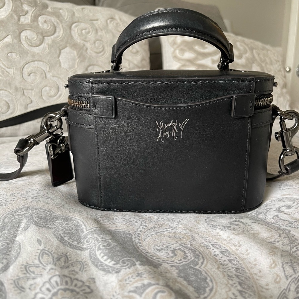 Coach - Picture 3 of 6